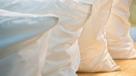 نحوه شستن بالش How to Wash Pillows of Any Material